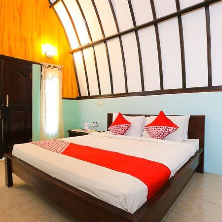 Hotel Oyo 1365 Sunrise Lumbung Gili Trawangan Exterior foto