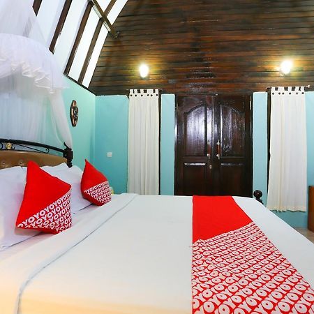 Hotel Oyo 1365 Sunrise Lumbung Gili Trawangan Exterior foto