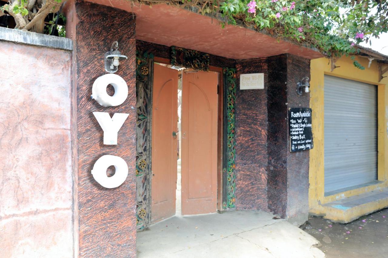 Hotel Oyo 1365 Sunrise Lumbung Gili Trawangan Exterior foto