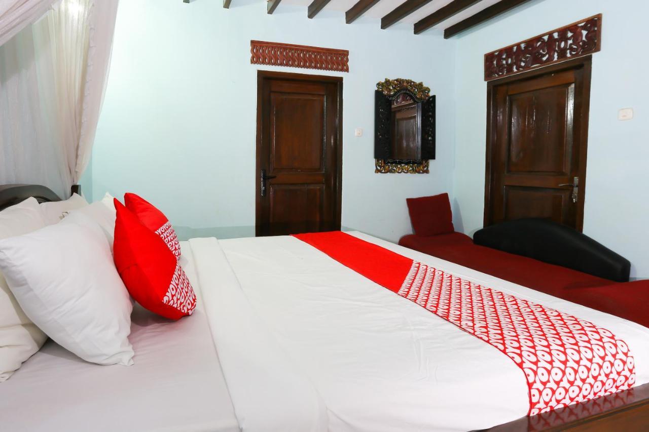 Hotel Oyo 1365 Sunrise Lumbung Gili Trawangan Exterior foto