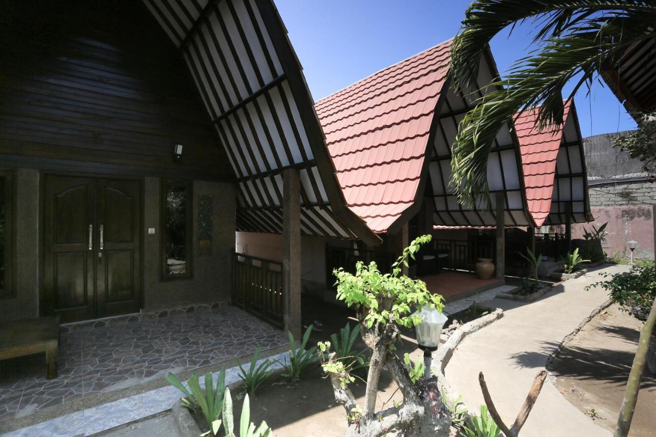 Hotel Oyo 1365 Sunrise Lumbung Gili Trawangan Exterior foto