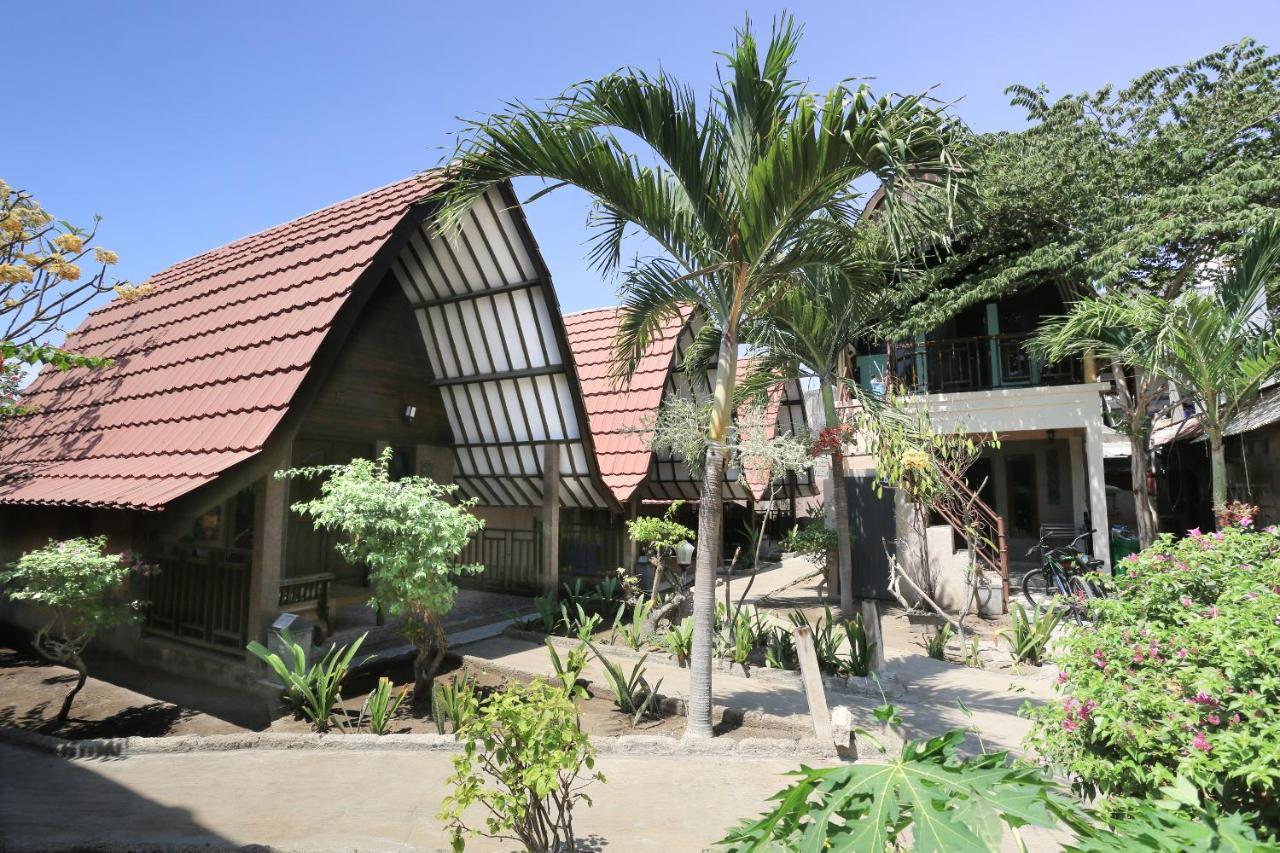 Hotel Oyo 1365 Sunrise Lumbung Gili Trawangan Exterior foto