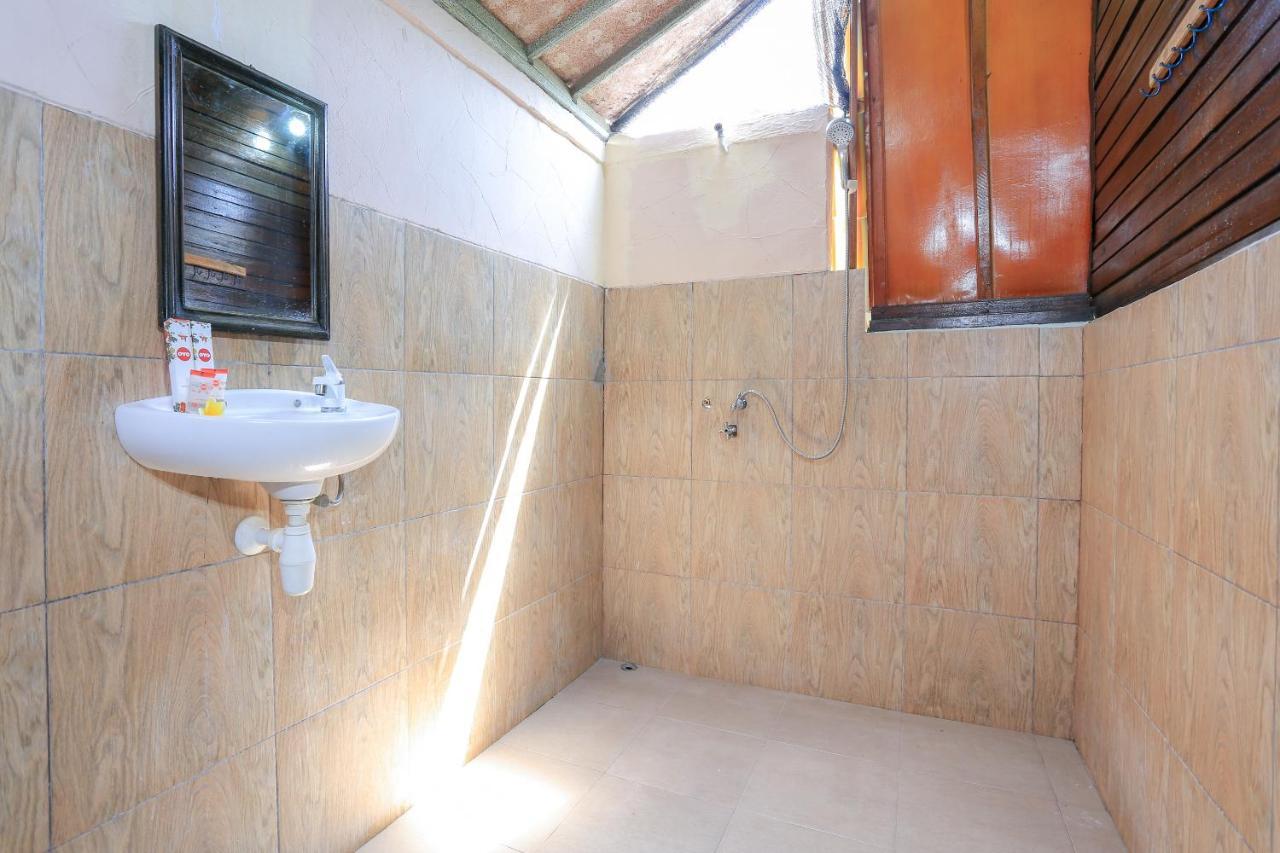 Hotel Oyo 1365 Sunrise Lumbung Gili Trawangan Exterior foto
