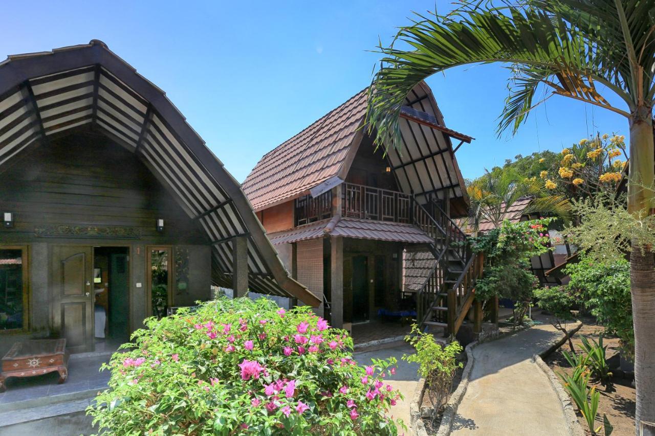 Hotel Oyo 1365 Sunrise Lumbung Gili Trawangan Exterior foto